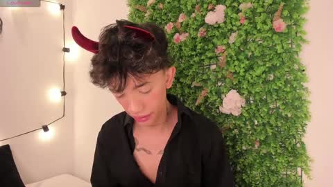 Timothy 21 years old online show from 01.14.25