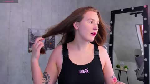 Snapshot of tina_hicks chatting on 02.02.26 Stella online show from 02.02.26