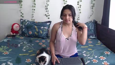 Snapshot of tina_n_charlie chatting on 11.04.25 Tina N Charlie online show from 11.04.25