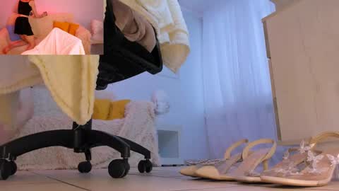 Tina Davil online show from 04.21.26