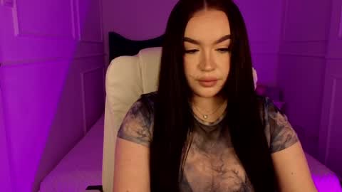 hi im curvy babyface girlie Tina online show from 03.20.26