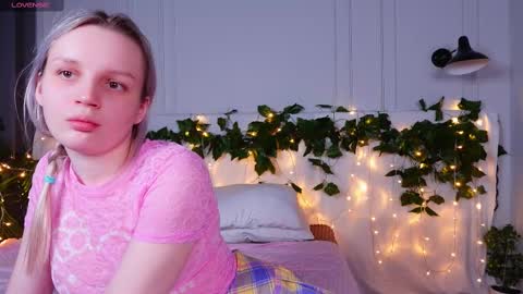 tinasiner online show from 03.09.25