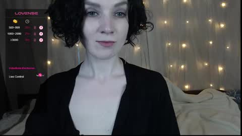 Snapshot of tinawincee chatting on 12.23.24 Tina online show from 12.23.24