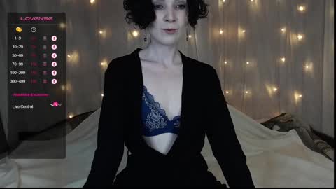 Snapshot of tinawincee chatting on 01.09.25 Tina online show from 01.09.25