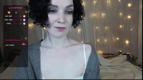 Snapshot of tinawincee chatting on 01.12.25 Tina online show from 01.12.25