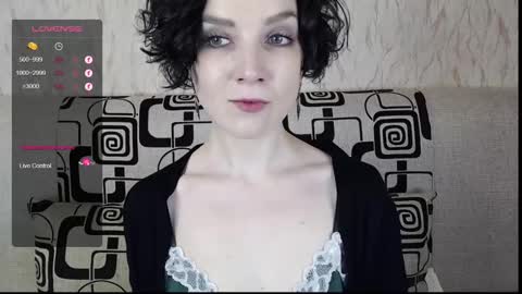 Snapshot of tinawincee chatting on 03.08.25 Tina online show from 03.08.25