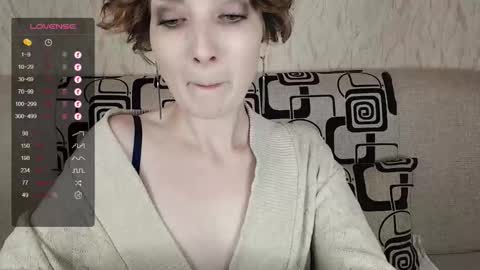 Snapshot of tinawincee chatting on 10.17.25 Tina online show from 10.17.25