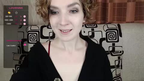 Snapshot of tinawincee chatting on 10.31.25 Tina online show from 10.31.25