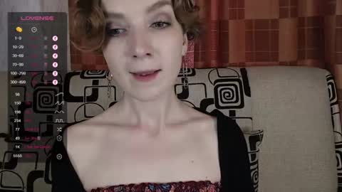 Snapshot of tinawincee chatting on 06.12.26 Tina online show from 06.12.26