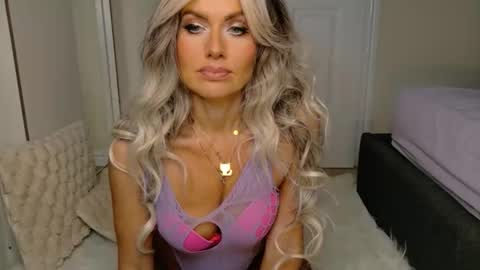 tinkerbell822 online show from 04.19.26