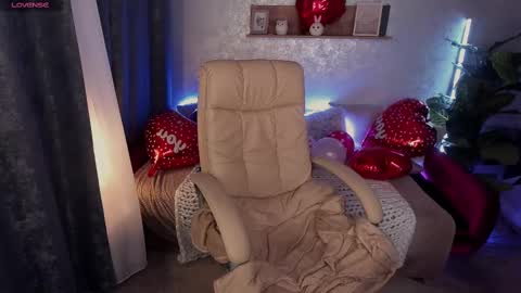 TinkerrBelll online show from 02.09.25