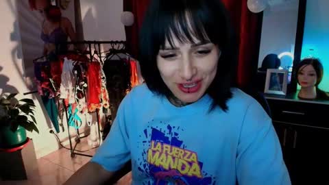 Snapshot of tinnadawson chatting on 11.22.25 I AM BELLA ----------- follow my IG TINNS 69 online show from 11.22.25