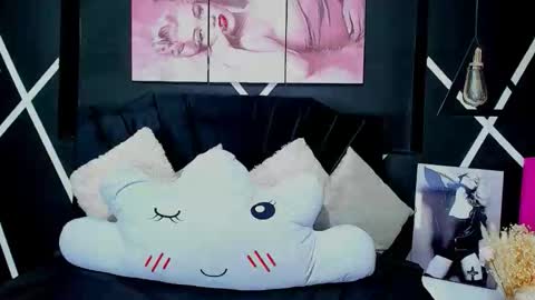 Snapshot of tinny_noa chatting on 05.27.26 tinny_noa online show from 05.27.26