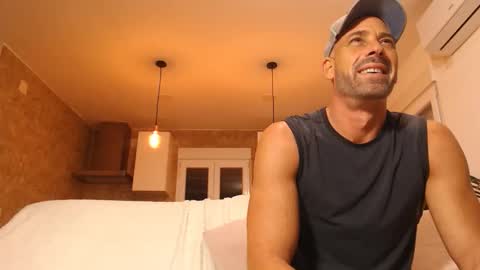 tinoclandestino online show from 11.22.25