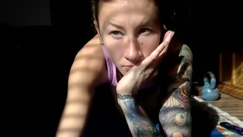 tinyandtatted420 online show from 11.23.25