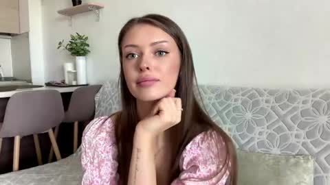 Snapshot of tinybliss chatting on 05.18.26 Mona online show from 05.18.26