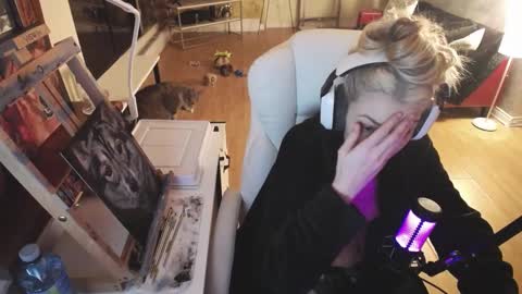 stage Kylie Sinner  brand CLITBAIT online show from 02.18.25