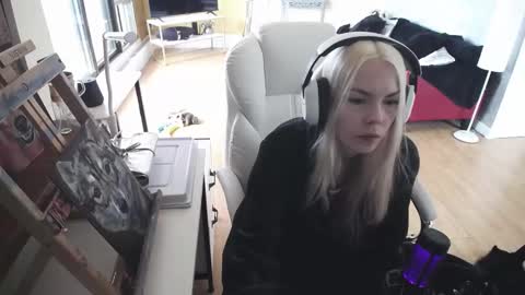 stage Kylie Sinner  brand CLITBAIT online show from 02.26.25