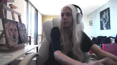 stage Kylie Sinner  brand CLITBAIT online show from 09.21.25