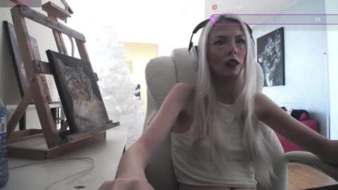 stage Kylie Sinner  brand CLITBAIT online show from 02.15.26