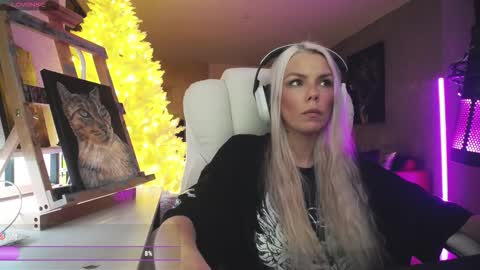 stage Kylie Sinner  brand CLITBAIT online show from 02.20.26