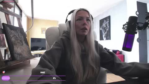 stage Kylie Sinner  brand CLITBAIT online show from 03.05.26