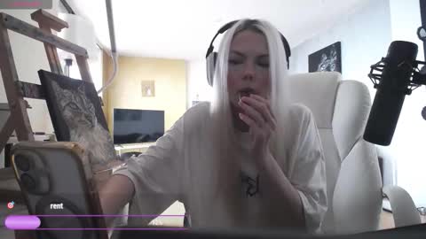 stage Kylie Sinner  brand CLITBAIT online show from 03.07.26