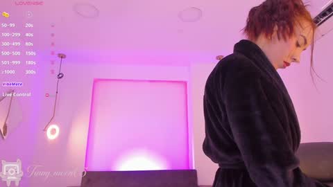 Snapshot of tinymoon_ chatting on 12.16.24 Luna online show from 12.16.24