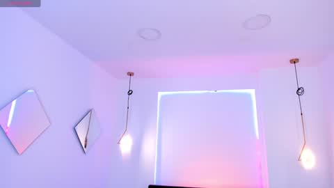 Snapshot of tinymoon_ chatting on 12.27.24 Luna online show from 12.27.24