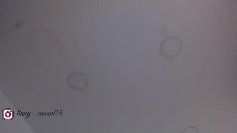 Snapshot of tinymoon_ chatting on 02.01.25 Luna online show from 02.01.25