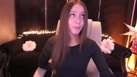 tinynataliee online show from 04.25.26