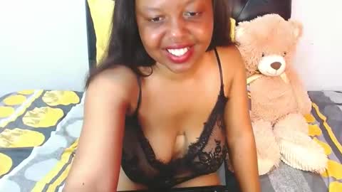 Snapshot of tinyrose18 chatting on 01.22.25 tinyrose18 online show from 01.22.25