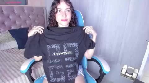 tinysophi online show from 11.18.25