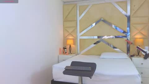 Snapshot of tiphani_walker_ chatting on 11.28.25 Tiphani Walker online show from 11.28.25