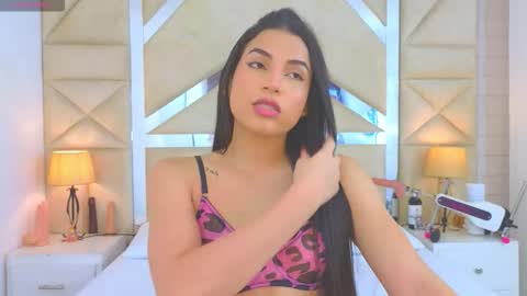 Snapshot of tiphani_walker_ chatting on 01.08.26 Tiphani Walker online show from 01.08.26