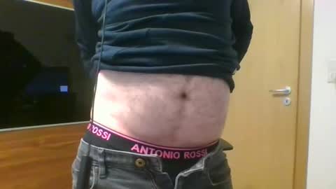 Snapshot of tirolerboy27 chatting on 12.17.24 Tirolerboy27 online show from 12.17.24