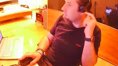 Snapshot of tirolerboy27 chatting on 10.23.25 Tirolerboy27 online show from 10.23.25