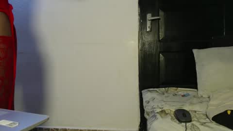 Snapshot of tisha_amore chatting on 02.01.25 Amore online show from 02.01.25