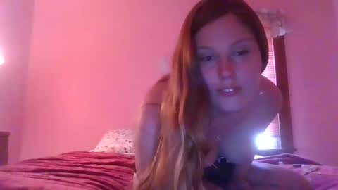 Snapshot of tjeanette chatting on 09.12.25 jeni online show from 09.12.25