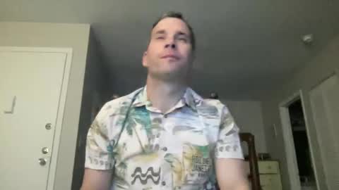 Snapshot of tleigh24 chatting on 12.21.24 tleigh24 online show from 12.21.24