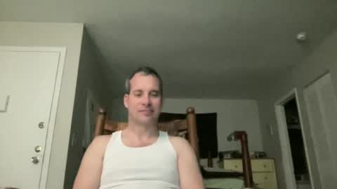 Snapshot of tleigh24 chatting on 12.28.24 tleigh24 online show from 12.28.24