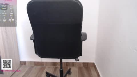 Snapshot of toaster1993 chatting on 11.22.25 Leonel online show from 11.22.25