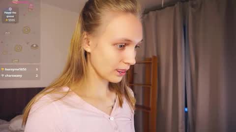 Snapshot of tobicovitt chatting on 11.20.25 Mary online show from 11.20.25