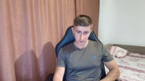 Snapshot of todhorny987 chatting on 02.17.25 todhorny987 online show from 02.17.25