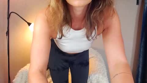 Snapshot of tokens_are_sexy chatting on 11.17.25 tokens_are_sexy online show from 11.17.25