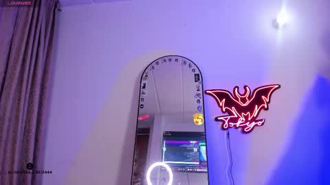   Independent model online show from 10.05.25