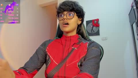 Snapshot of tokyo_uwu chatting on 01.15.25 sofi 3 online show from 01.15.25