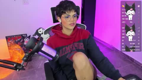 Snapshot of tokyo_uwu chatting on 11.21.25 sofi 3 online show from 11.21.25