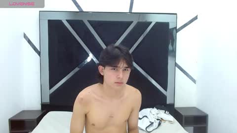 Snapshot of tom_0002 chatting on 10.27.25 tom_0002 online show from 10.27.25