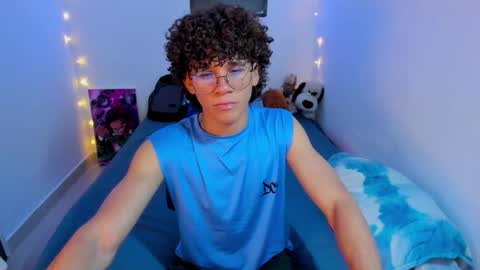 Tom Blue online show from 03.25.26